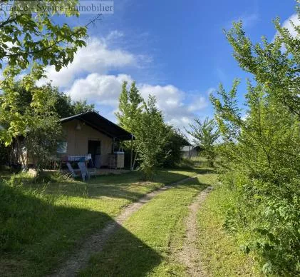 superbe camping à vendre situé à seulement 30 minut