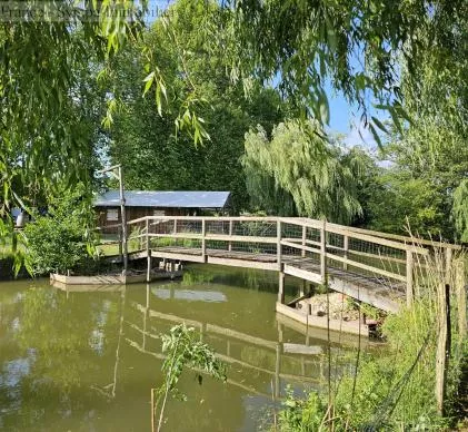 dans le sud-ouest ensoleillé de la france, au cur de la nature de la vallée du