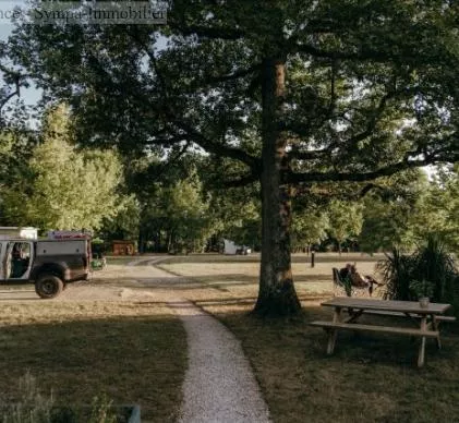c'est l'occasion de devenir propriétaire de ce charmant camping comprenant 9 em