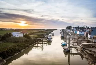 Camping résidentiel et locatif – Vendée, proche littoral