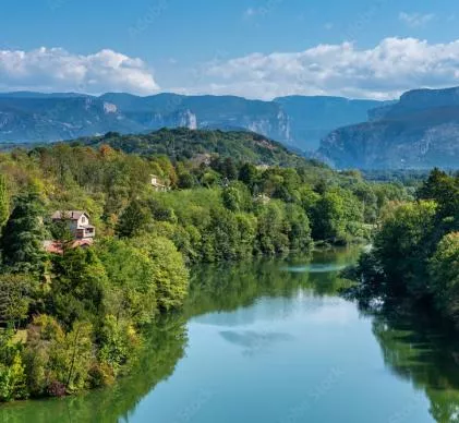 Auvergne. Ce camping est à vendre avec une jolie situation touristique 