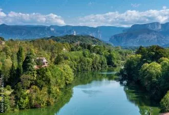 Auvergne. Ce camping est à vendre avec une jolie situation touristique 