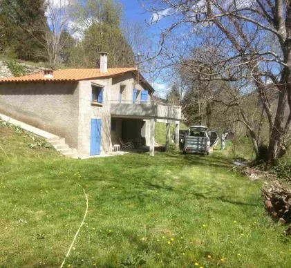 OPPORTUNITÉ UNIQUE – CRÉATION DE CAMPING / PRL DANS VILLAGE MÉDIÉVAL CLASSÉ