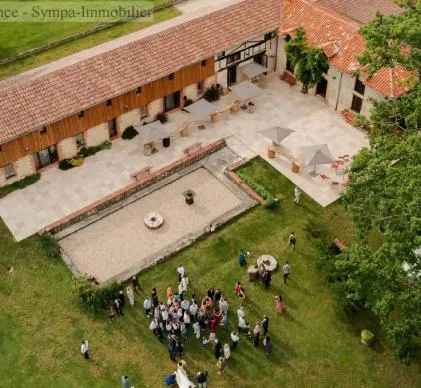 vente d'un château d'exception au coeur des midi-pyrénées avec un camping 100 emplacements
