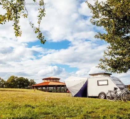 beau camping ayant un gros potentiel