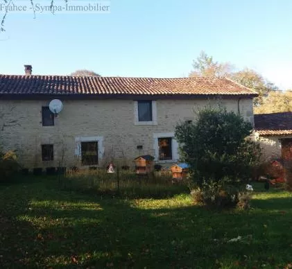 beau camping ayant un gros potentiel
