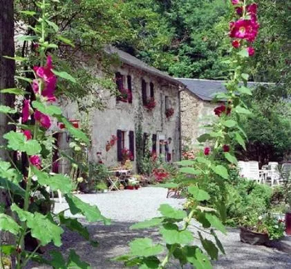 vendu en exclusivité camping superbement situé dans une zone touristique très connue