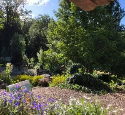 vendu en exclusivité camping superbement situé dans une zone touristique très connue