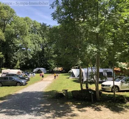 vendu en exclusivité camping superbement situé dans une zone touristique très connue