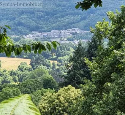 vendu en exclusivité camping superbement situé dans une zone touristique très connue