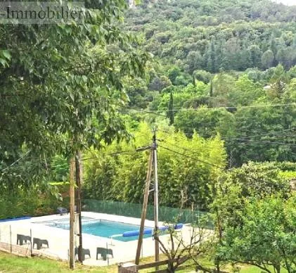 vente d'un beau camping dans le languedoc roussillon situé dans un environnement protégé en bordure 