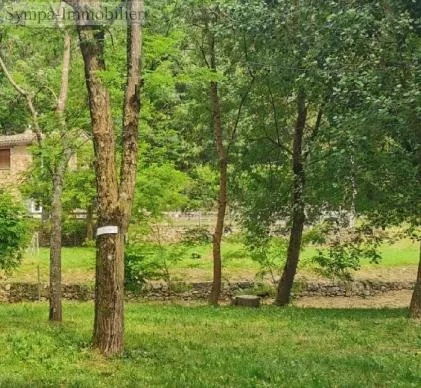 vente d'un beau camping dans le languedoc roussillon situé dans un environnement protégé en bordure 