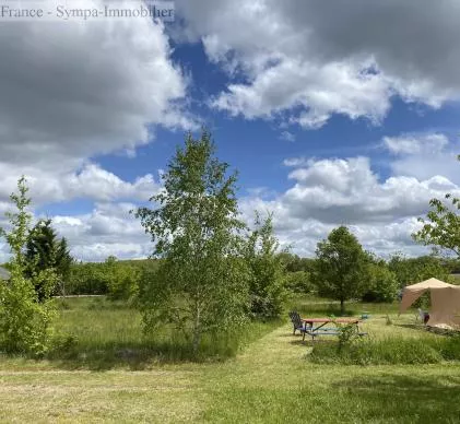 superbe camping à vendre situé à seulement 30 minutes de cahors dans le lot, en occitanie