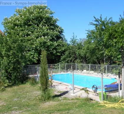 superbe camping à vendre situé à seulement 30 minutes de cahors dans le lot, en occitanie