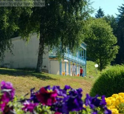 vente dun camping exceptionnel en bord de lac, situé au cur du parc naturel régional du haut-langued