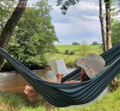 camping naturiste renommé et prospère, situé sur un site exceptionnel de plus de 17 hectares