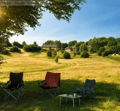 camping naturiste renommé et prospère, situé sur un site exceptionnel de plus de 17 hectares