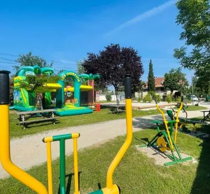 A VENDRE – CAMPING 4* ÉCO-RESPONSABLE – PROCHE CAHORS (46)