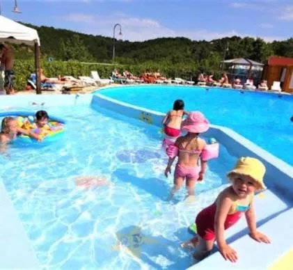 A VENDRE – CAMPING 4* ÉCO-RESPONSABLE – PROCHE CAHORS (46)