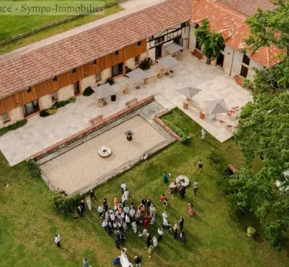 vente d'un château d'exception au cur des midi-pyrénées avec un camping 100 emplacements