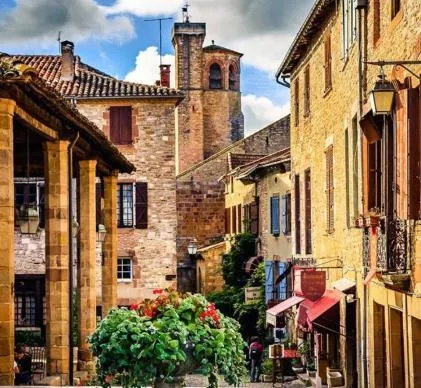 compromis en cours!!en exclusivité, un des plus beaux campings du sud de la france en occitanie