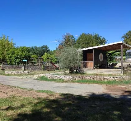 Recherche exploitant en bail commercial pour le Camping de l'Île du Pont à Mirande (Gers).
