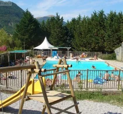À vendre superbe camping au cur de la drÔme provenÇaleun cadre authentique, au milieu des champs de 